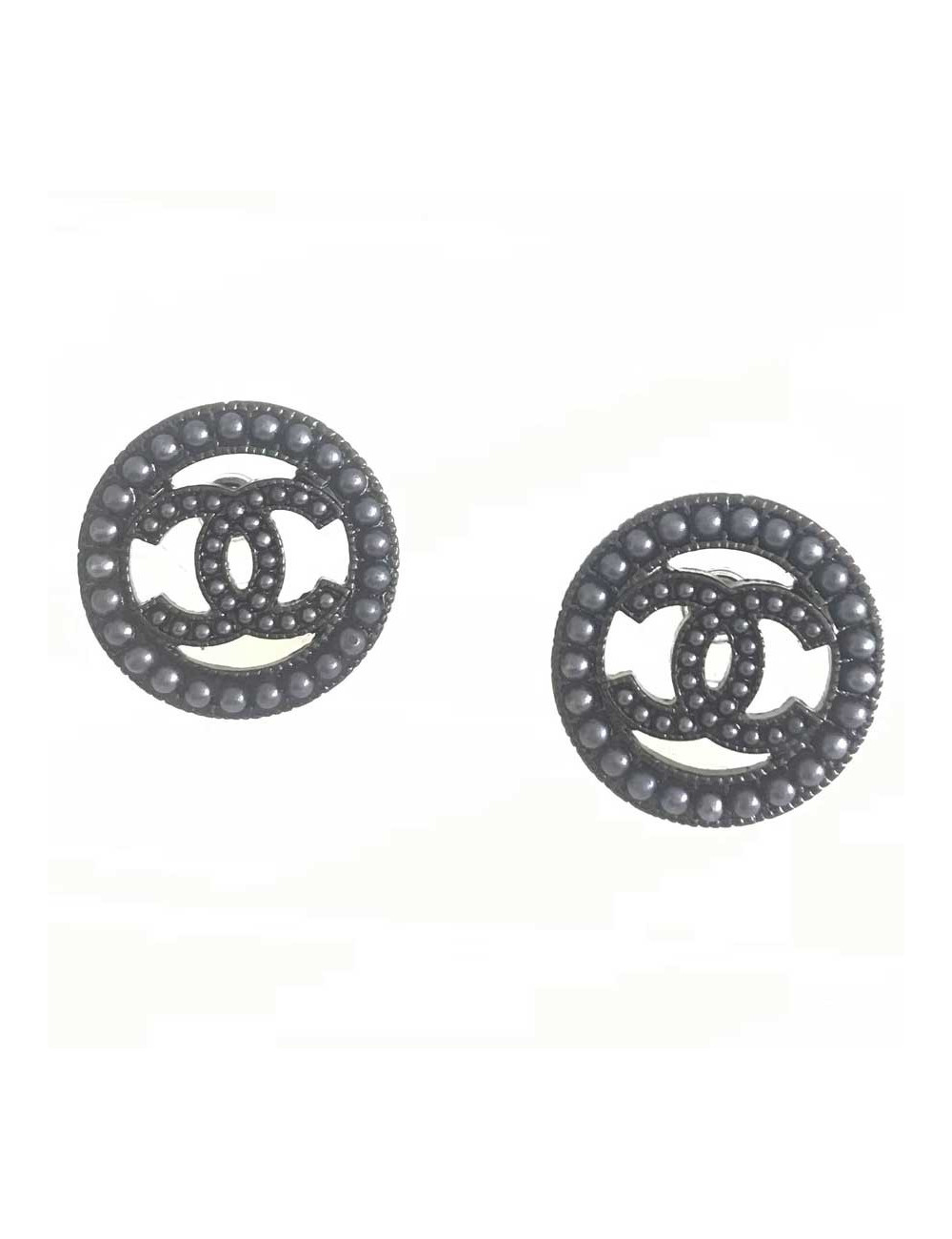 Boucles d'oreille CHANEL clous ruthénium et perles 