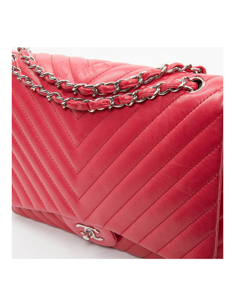 Sac souple CHANEL cuir semi brillant