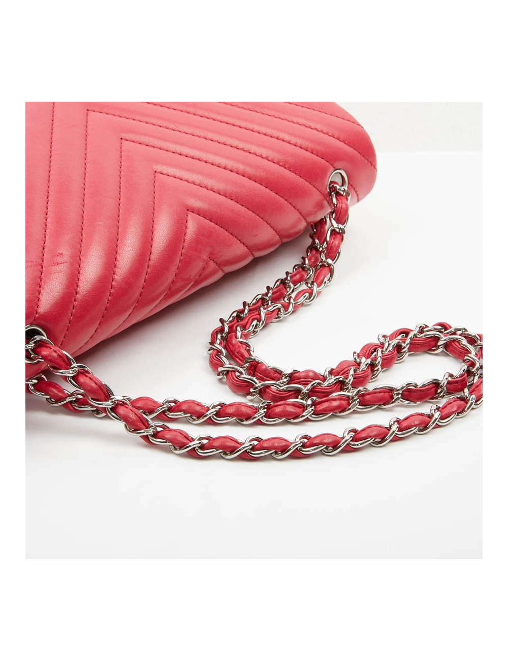 Grand sac CHANEL chevron Jumbo rose