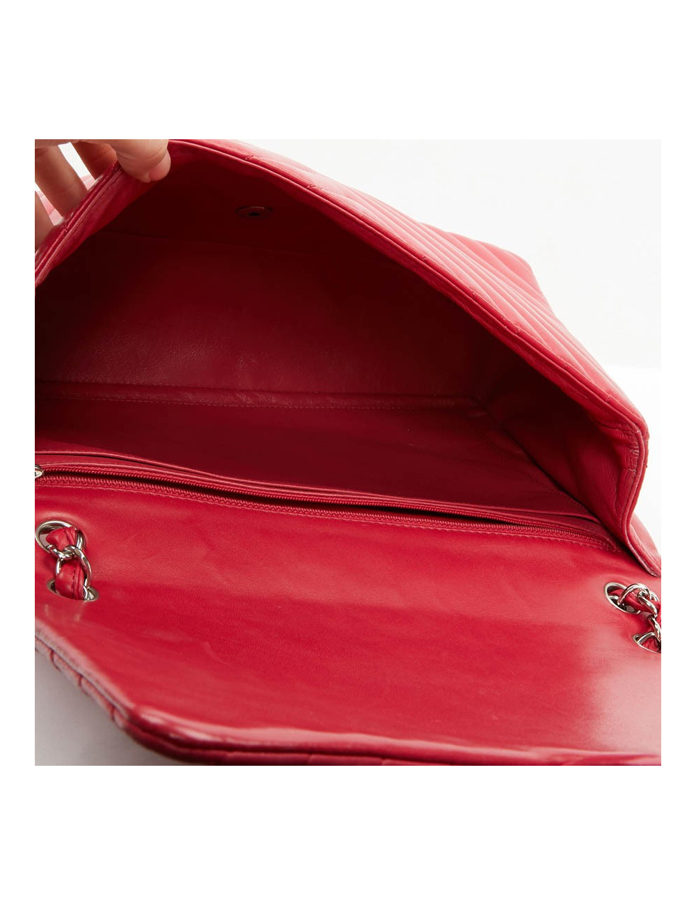 Sac souple CHANEL cuir semi brillant