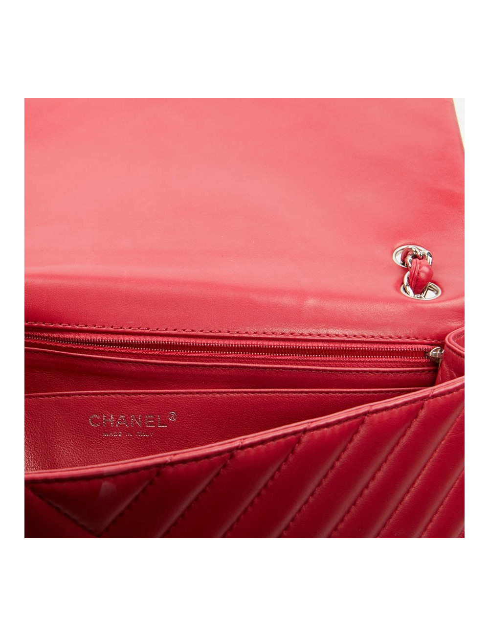 Sac souple CHANEL cuir semi brillant