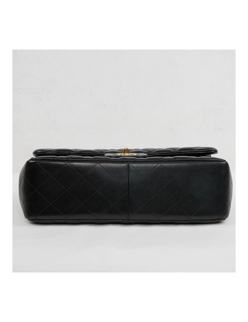 Grand sac classique CHANEL cuir matelassé noir