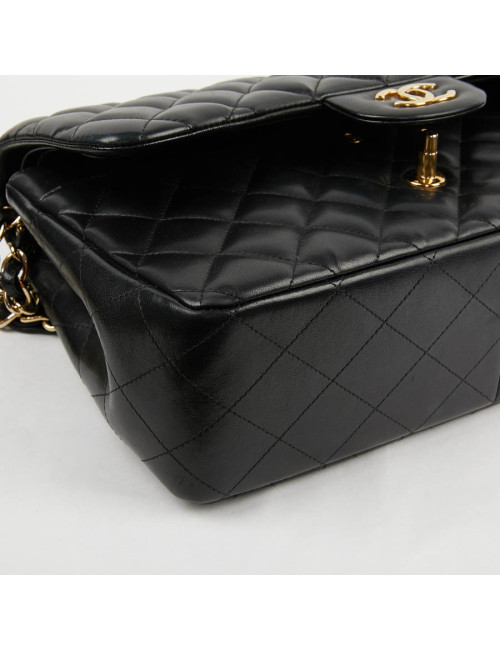 Chanel black  Jumbo quilted leather