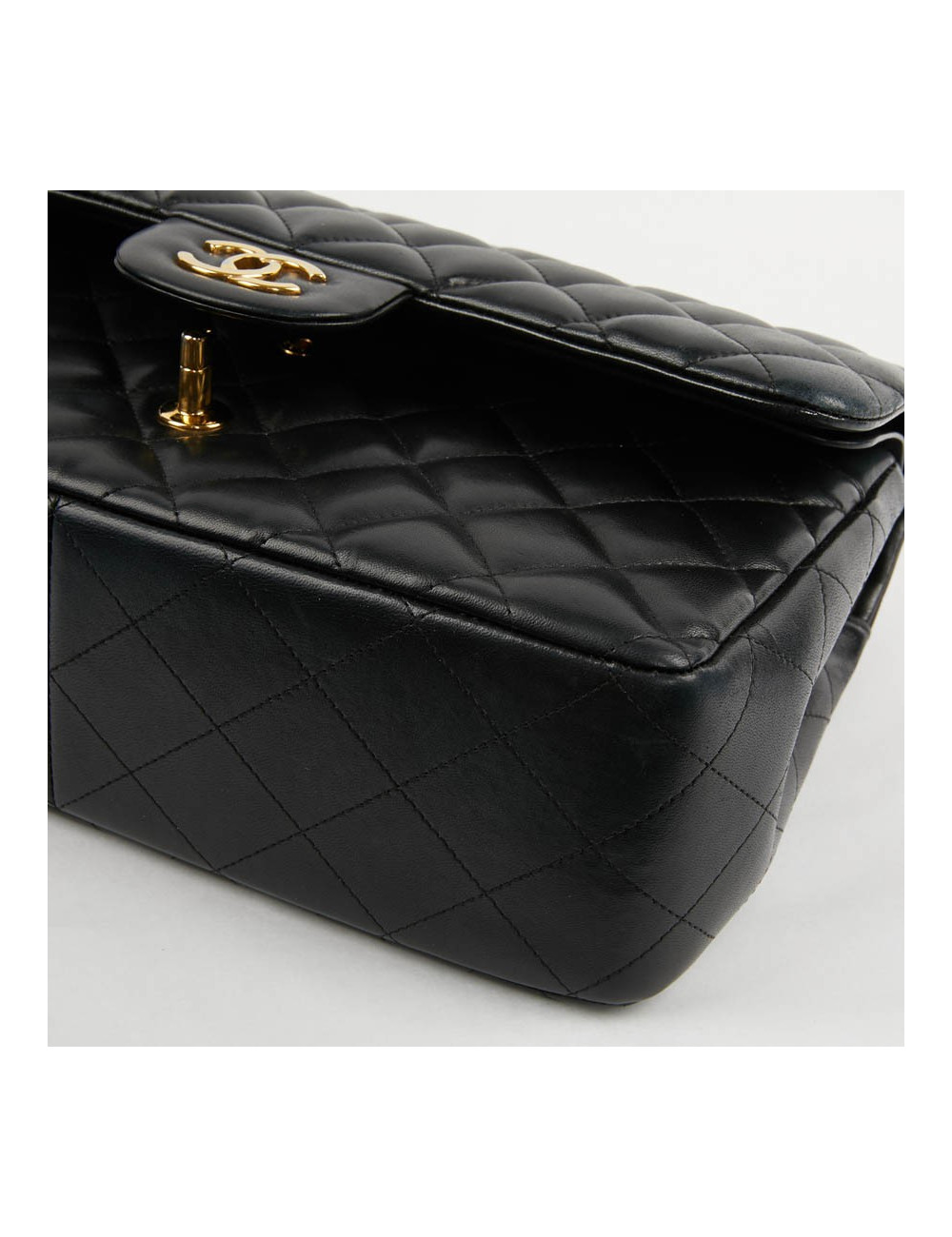 Grand sac classique CHANEL cuir matelassé noir
