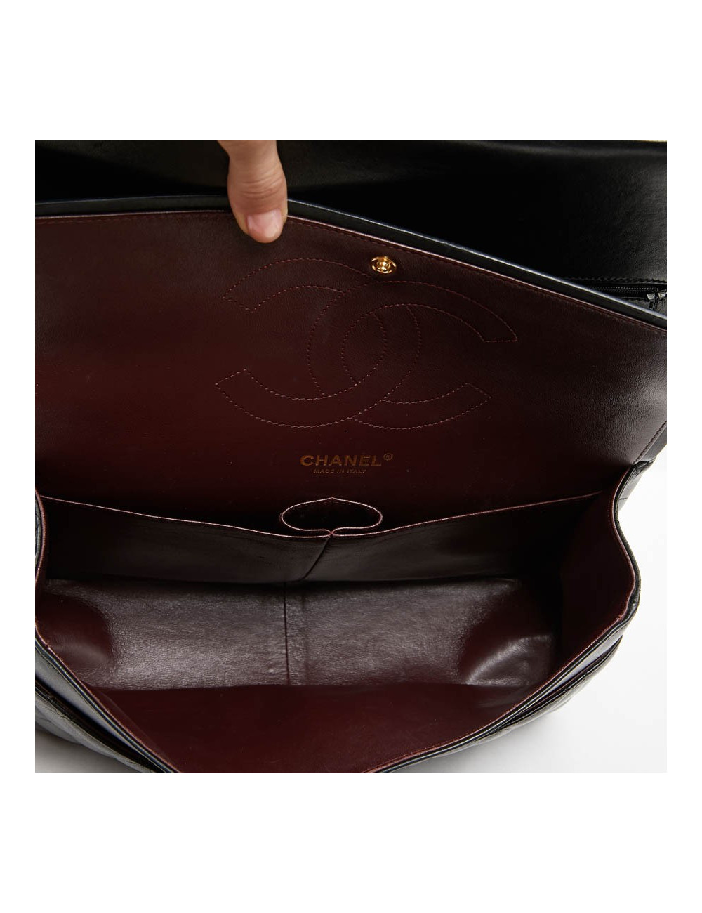 Grand sac classique CHANEL cuir matelassé noir