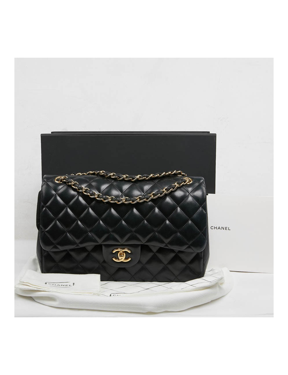 Grand sac classique CHANEL cuir matelassé noir