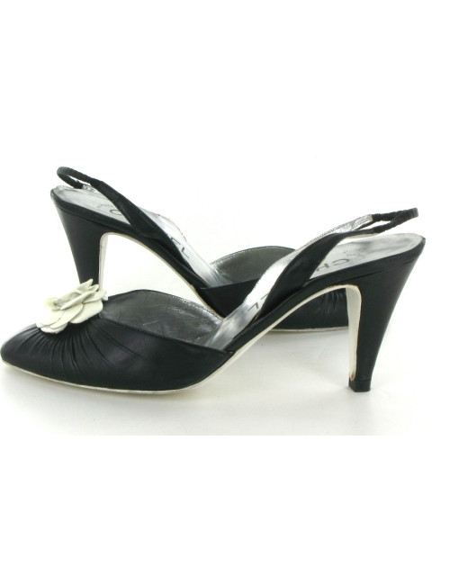 Escarpins CHANEL en cuir 