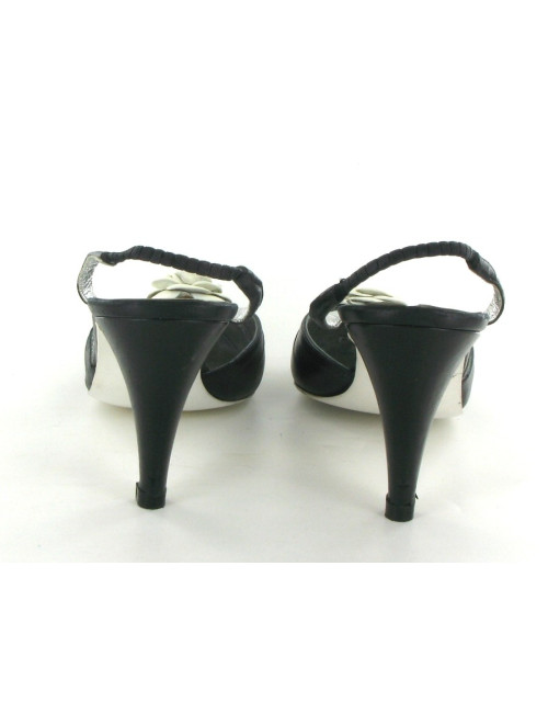Escarpins CHANEL en cuir 