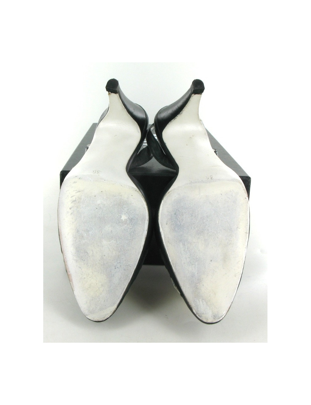 Escarpins CHANEL en cuir 