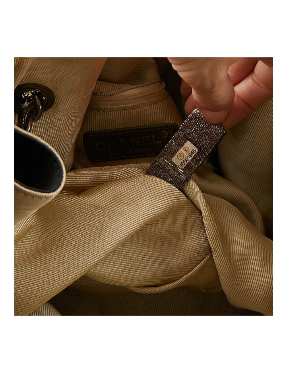 Grand sac Chanel doré brillant