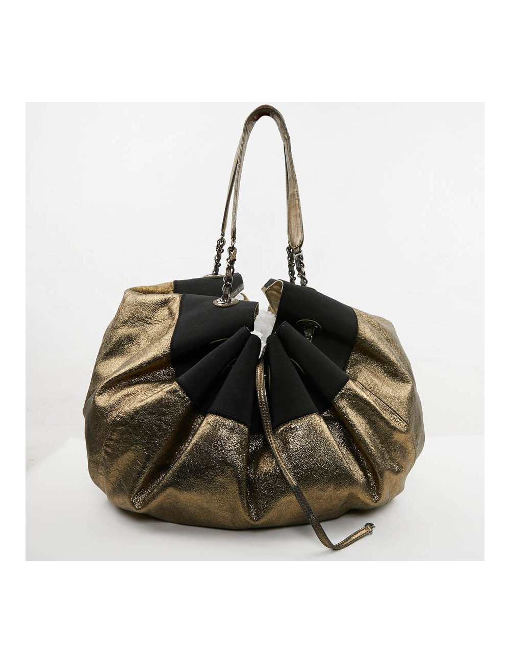 Grand sac Chanel doré brillant