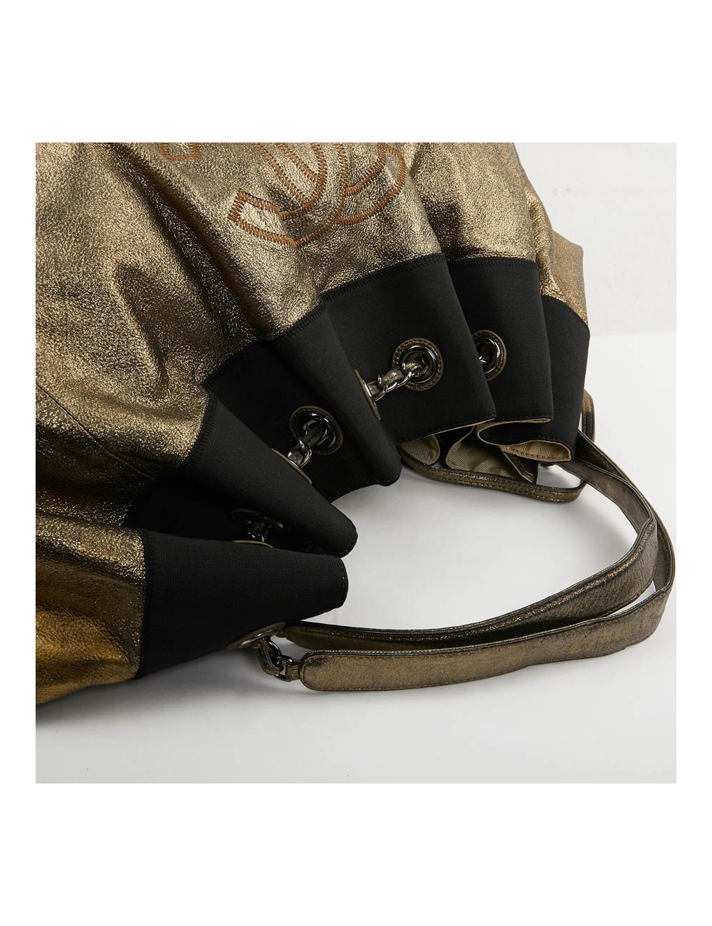 Grand sac Chanel doré brillant