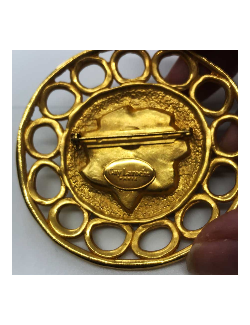 xxx Broche GUY LAROCHE ronde vintage