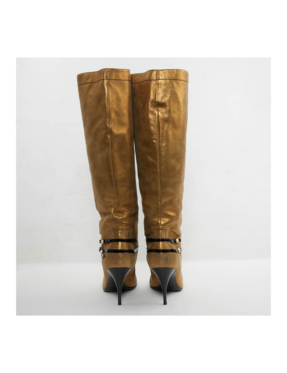 Bottes T 39 CHANEL cuir doré et bandes vernies noires