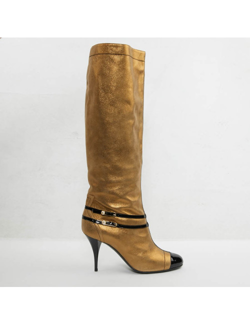 Bottes T 39 CHANEL cuir doré et bandes vernies noires