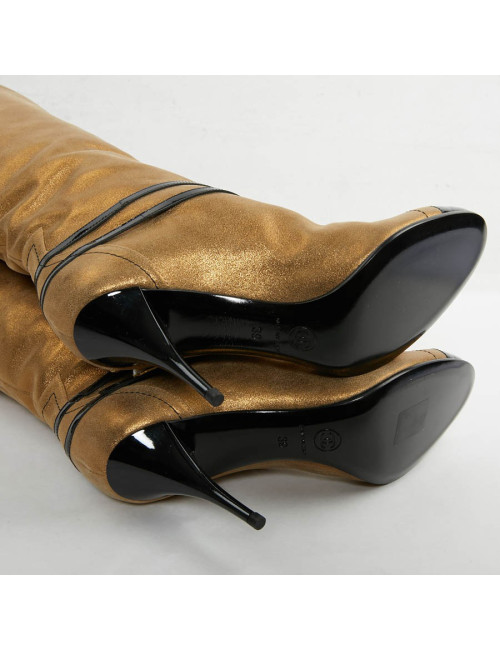 Bottes T 39 CHANEL cuir doré et bandes vernies noires