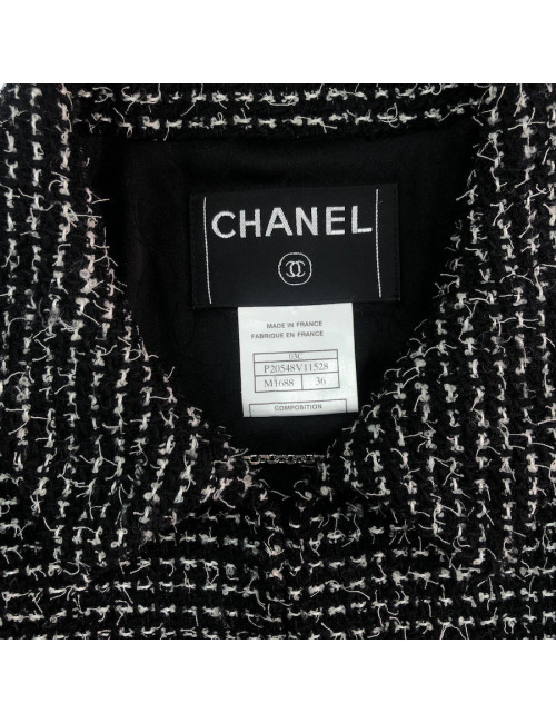 Veste T 36 CHANEL en tweed noir avec rayures blanches. Etiquette à l'intérieur noir