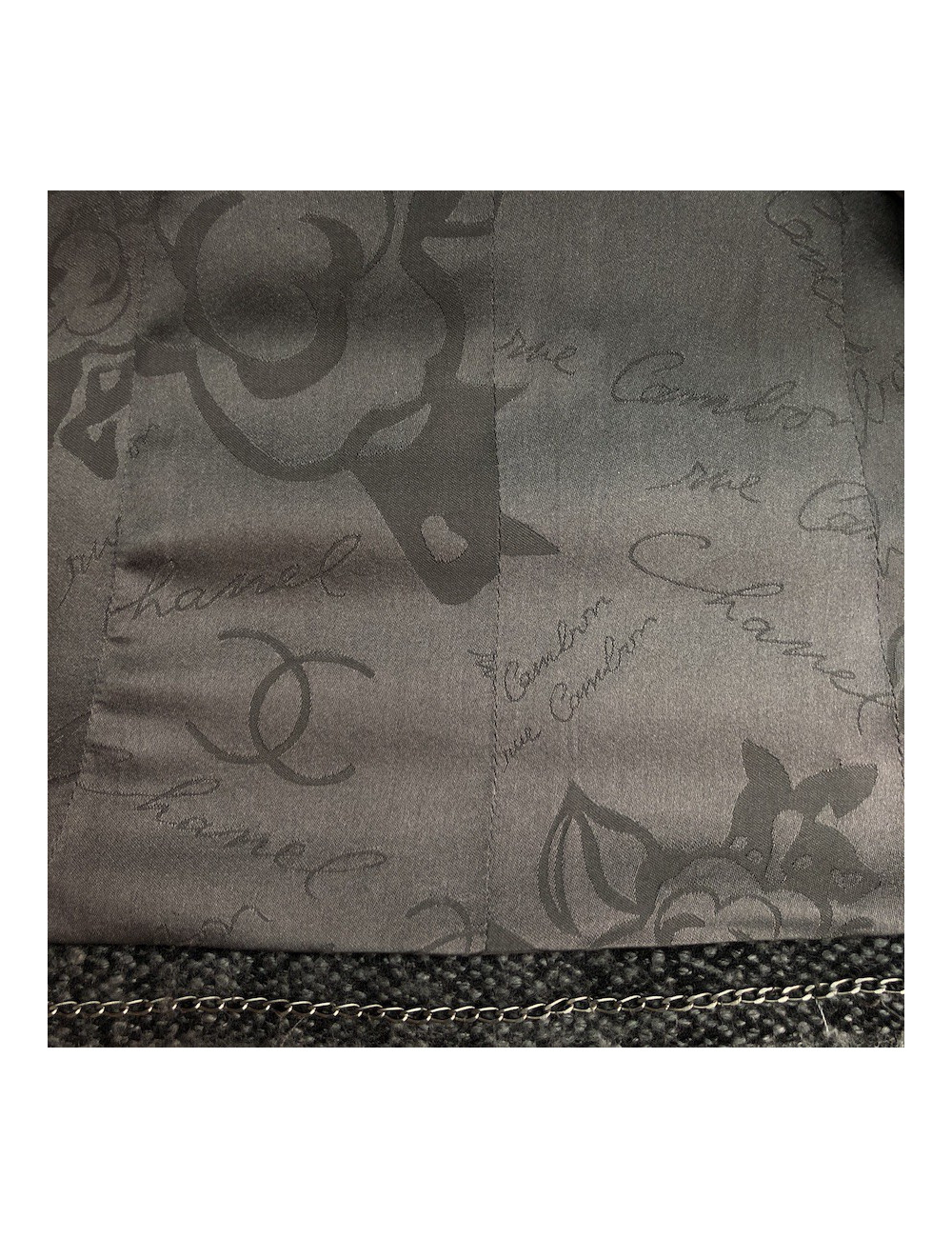 Veste T36 CHANEL en tweed gris foncé avec deux boutons  sur le devant