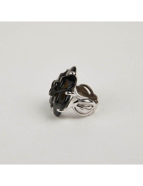 Bague camélia CHANEL onyx or blanc 18 carats