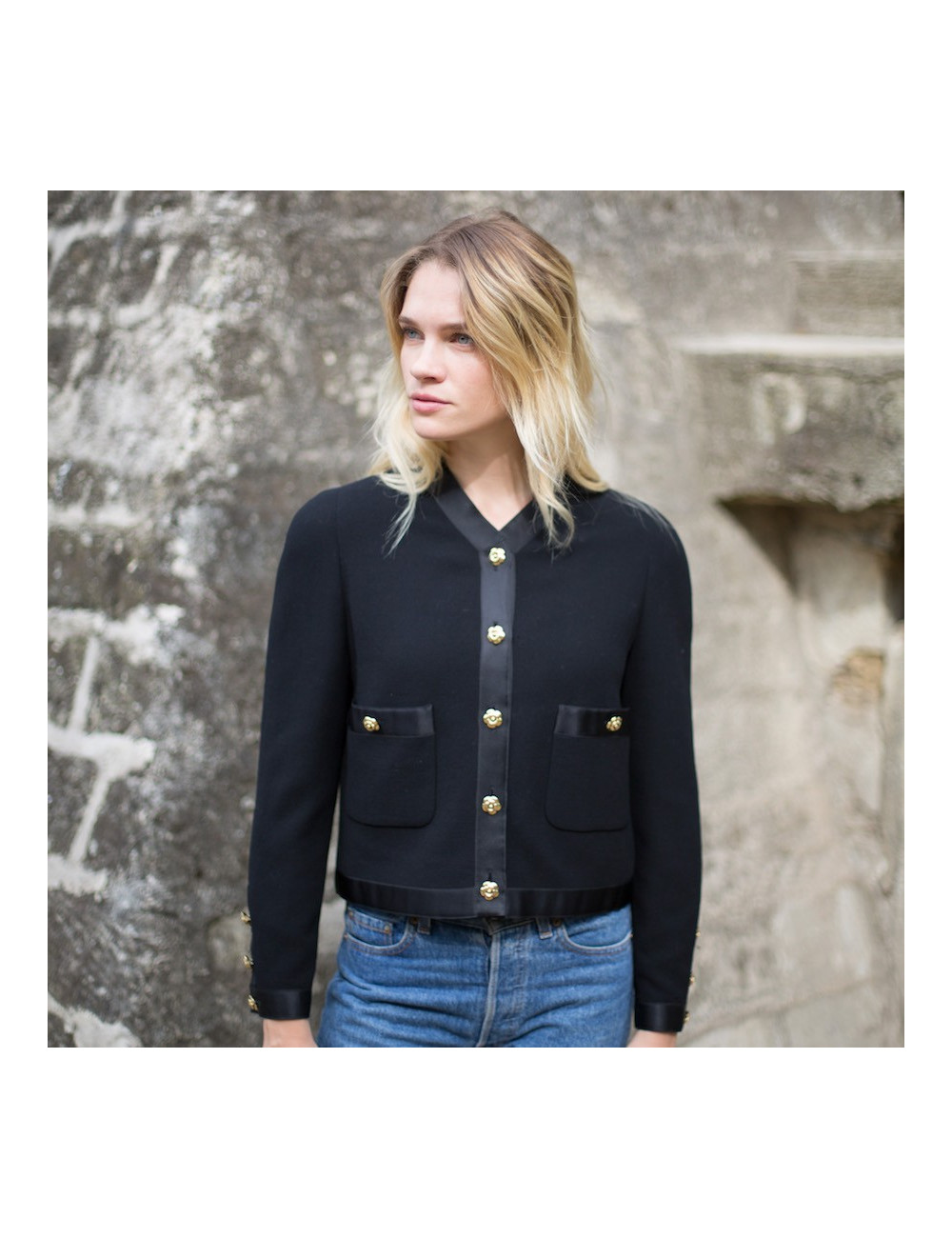 Veste T 38  CHANEL noir  ganses en soie noire