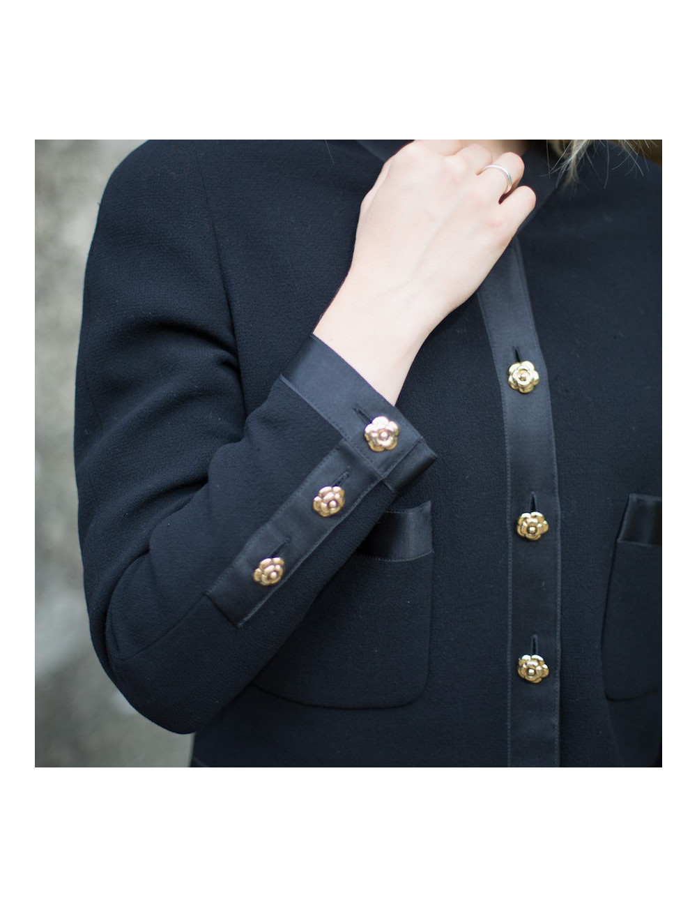 Veste T   CHANEL noir avec ganses satin noir