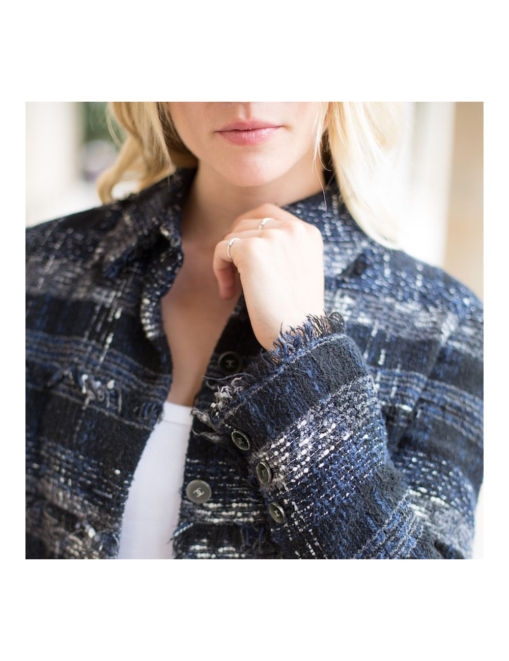 Veste Chanel T38 tweed noir et bleu