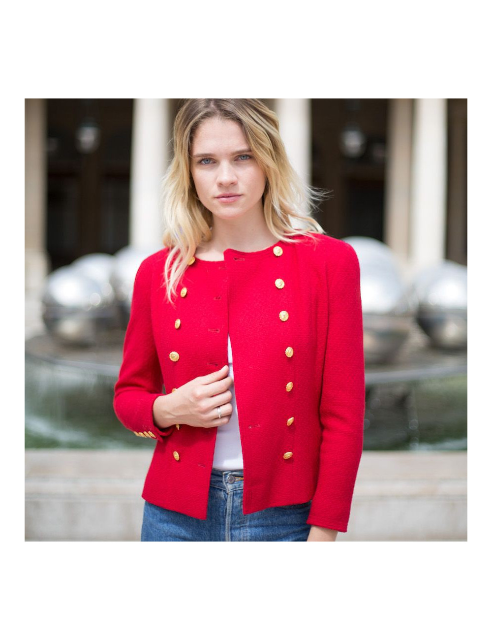 Veste rouge CHANEL boutons dorés