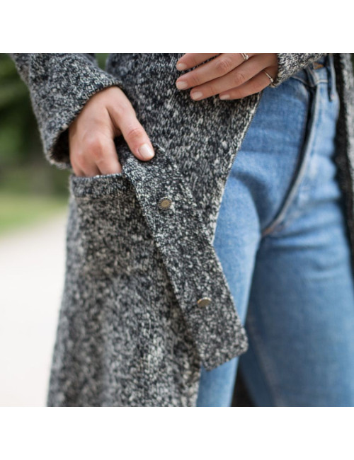 Long gilet CHANEL cachemire noir et blanc