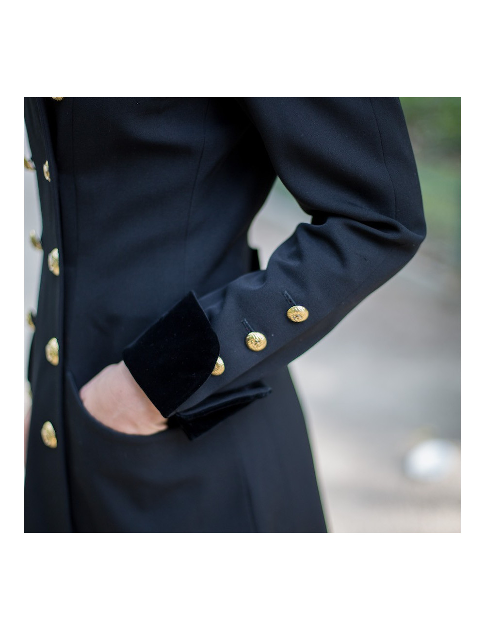 Veste longue croisée CHANEL noire