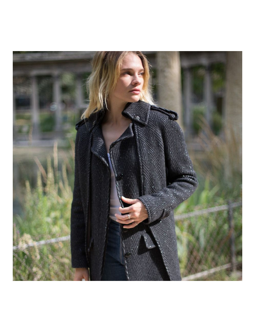 Manteau CHANEL T36 laine noire et fils d'argent