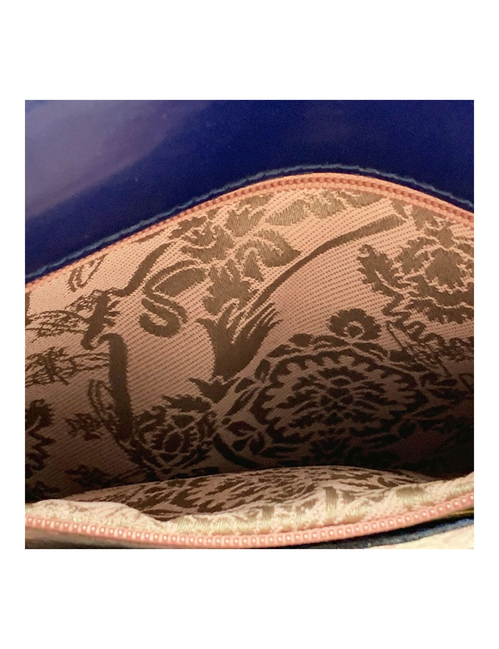 Pochette VIVIENNE WESTWOOD cuir verni bleu roi