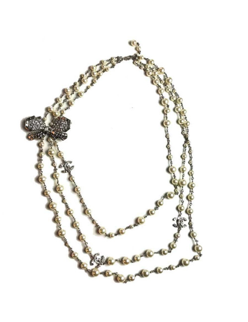 Sautoir Chanel perles et strass noeud papillon