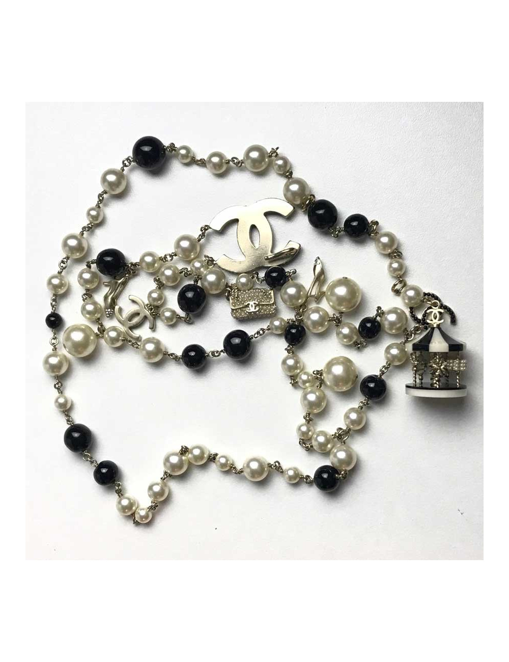 Ceinture sautoir CHANEL perles et charms