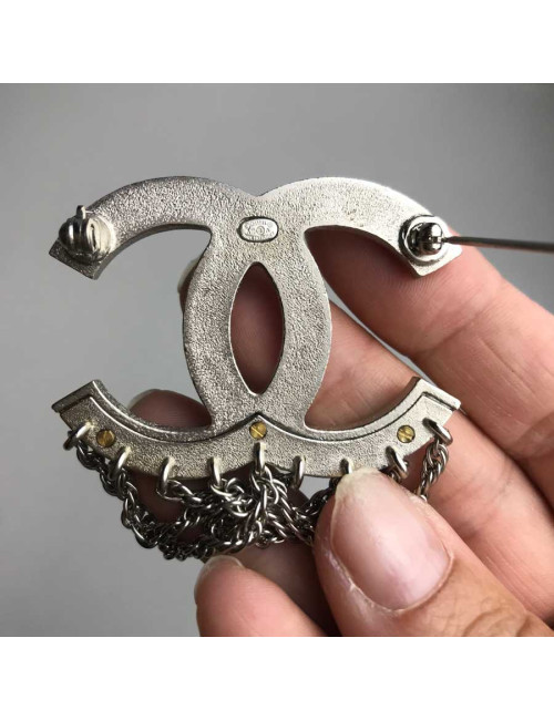 Broche CHANEL chainettes argent