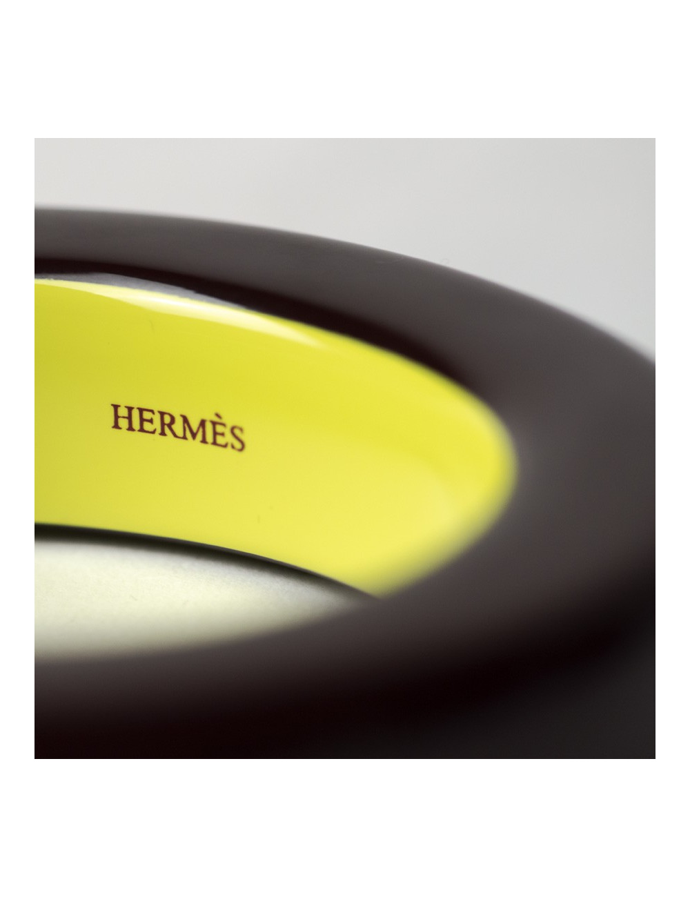 Bracelet HERMES Ariodante en bois laqué Marron et vert anis