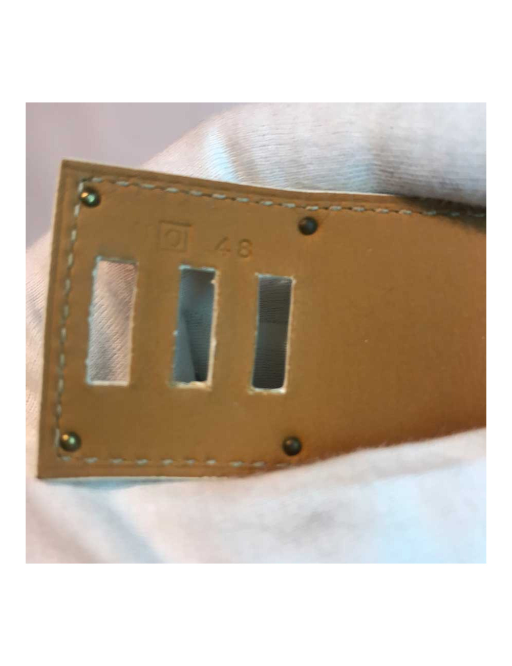 Bracelet HERMES Kelly Dog beige en cuir epsom