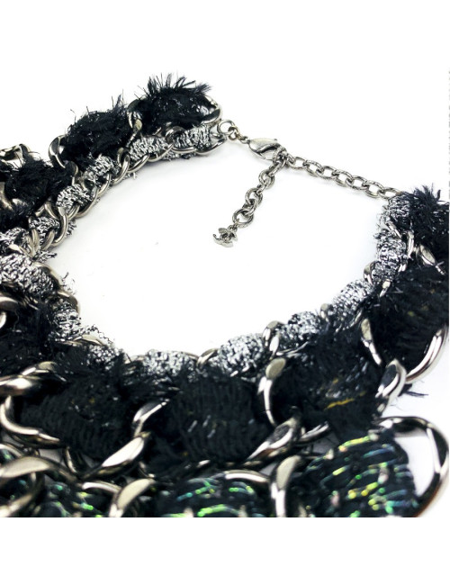 xxx CHANEL Plastron chaines et tweed