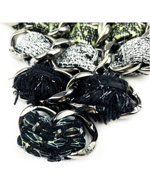 xxx CHANEL Plastron chaines et tweed