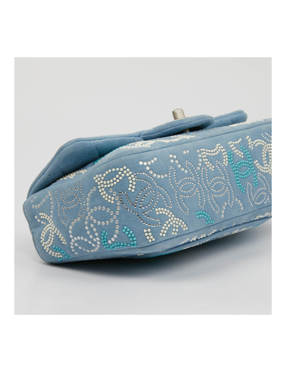 Petit sac classique CHANEL bleu perles 