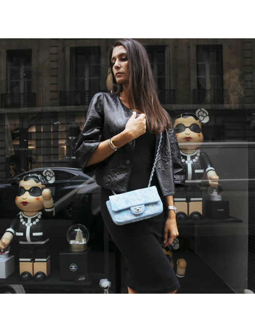 Petit sac classique CHANEL bleu perles 