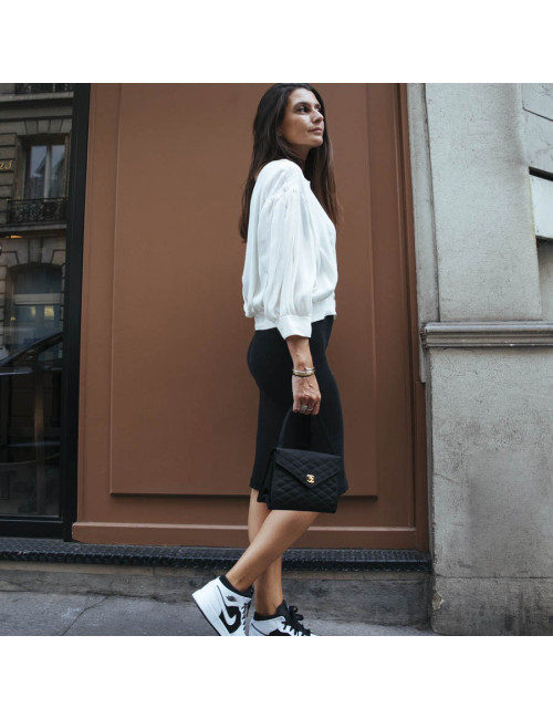 Sac pochette CHANEL en tissu noir matelassé