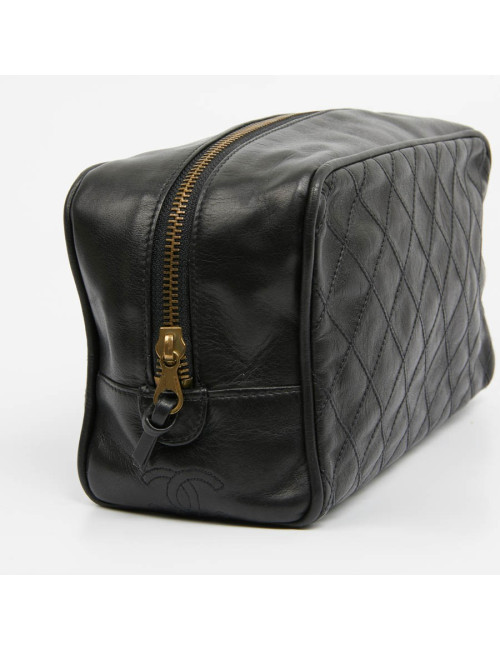Trousse de toilette CHANEL cuir d'agneau matelassée noire