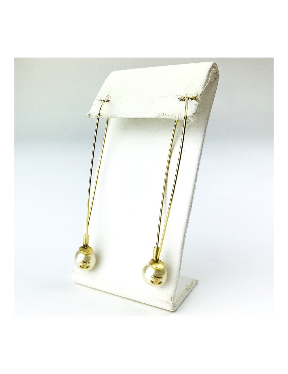 CHANEL Clous pendants tige et perle