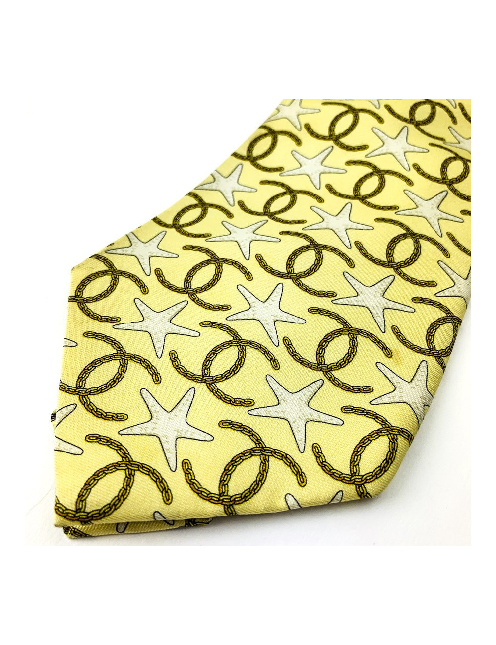 Cravate CHANEL jaune etoile des mer et CC