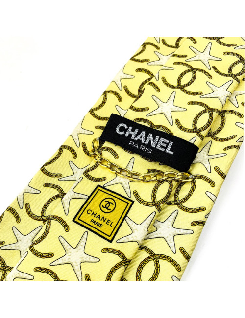 Cravate CHANEL jaune etoile des mer et CC