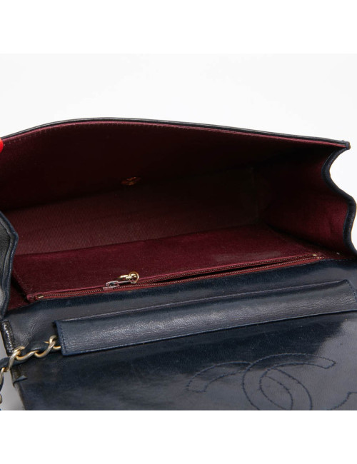 Vintage Chanel flap bag in navy blue leather