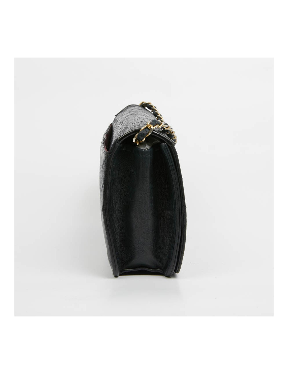 Vintage Chanel flap bag in navy blue leather