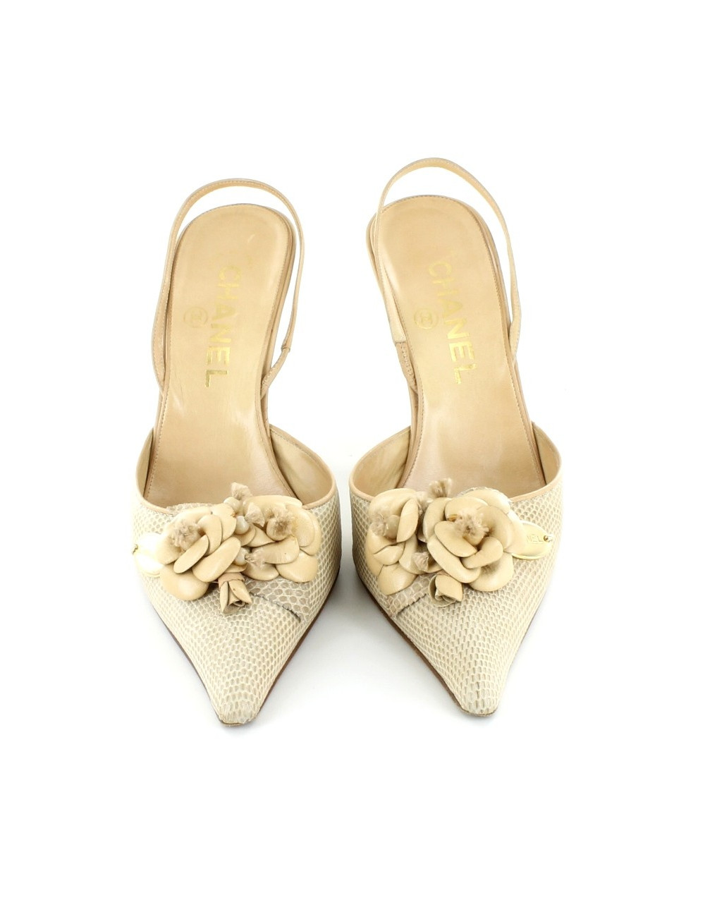 Escarpins CHANEL en lézard beige et camélias T 36,5 