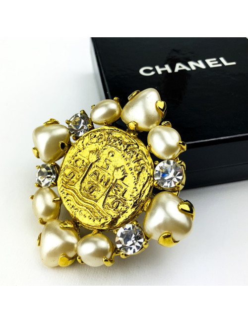 CHANEL Broche strass Swarovski et perles vintage