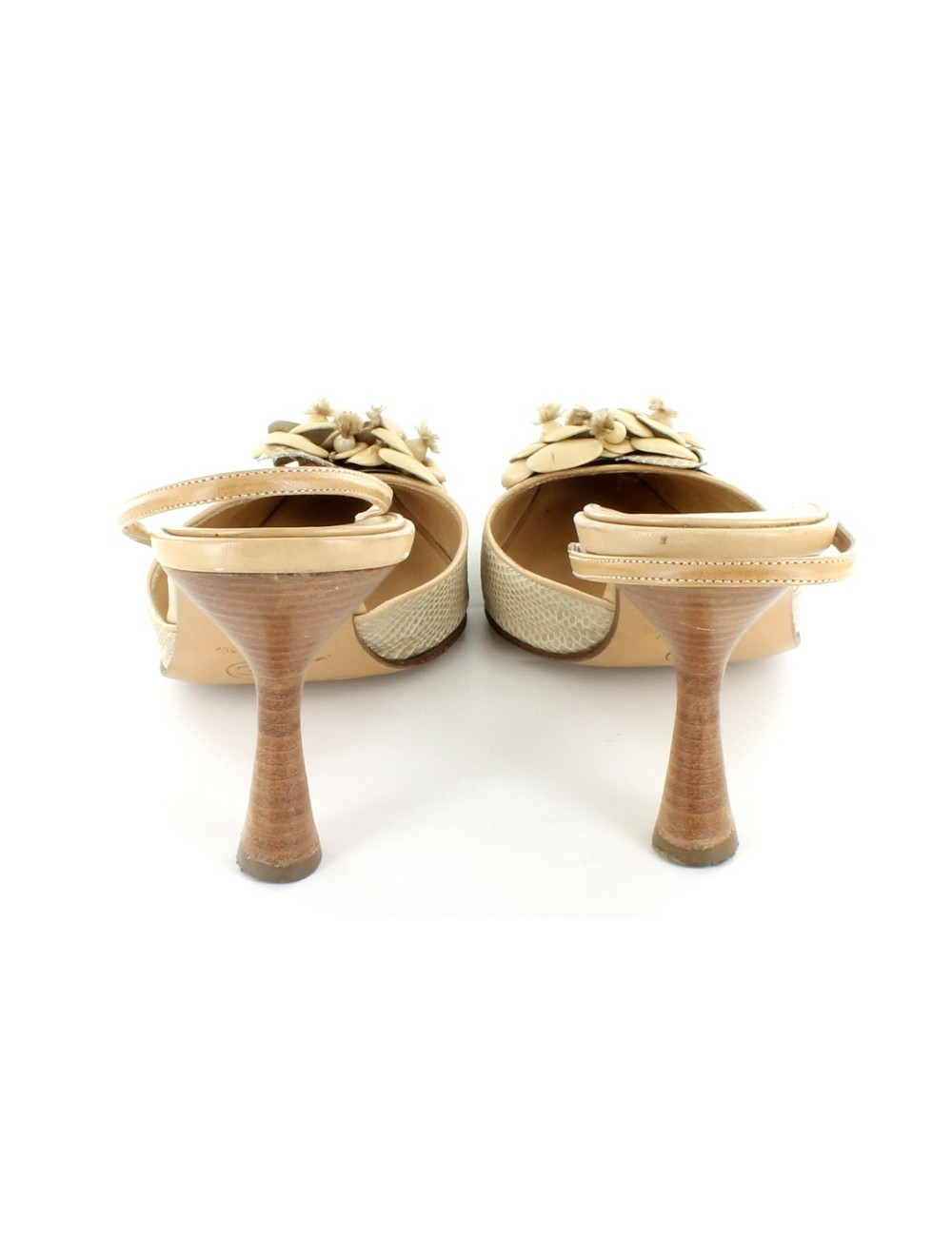 Escarpins CHANEL en cuir beige T 36,5 